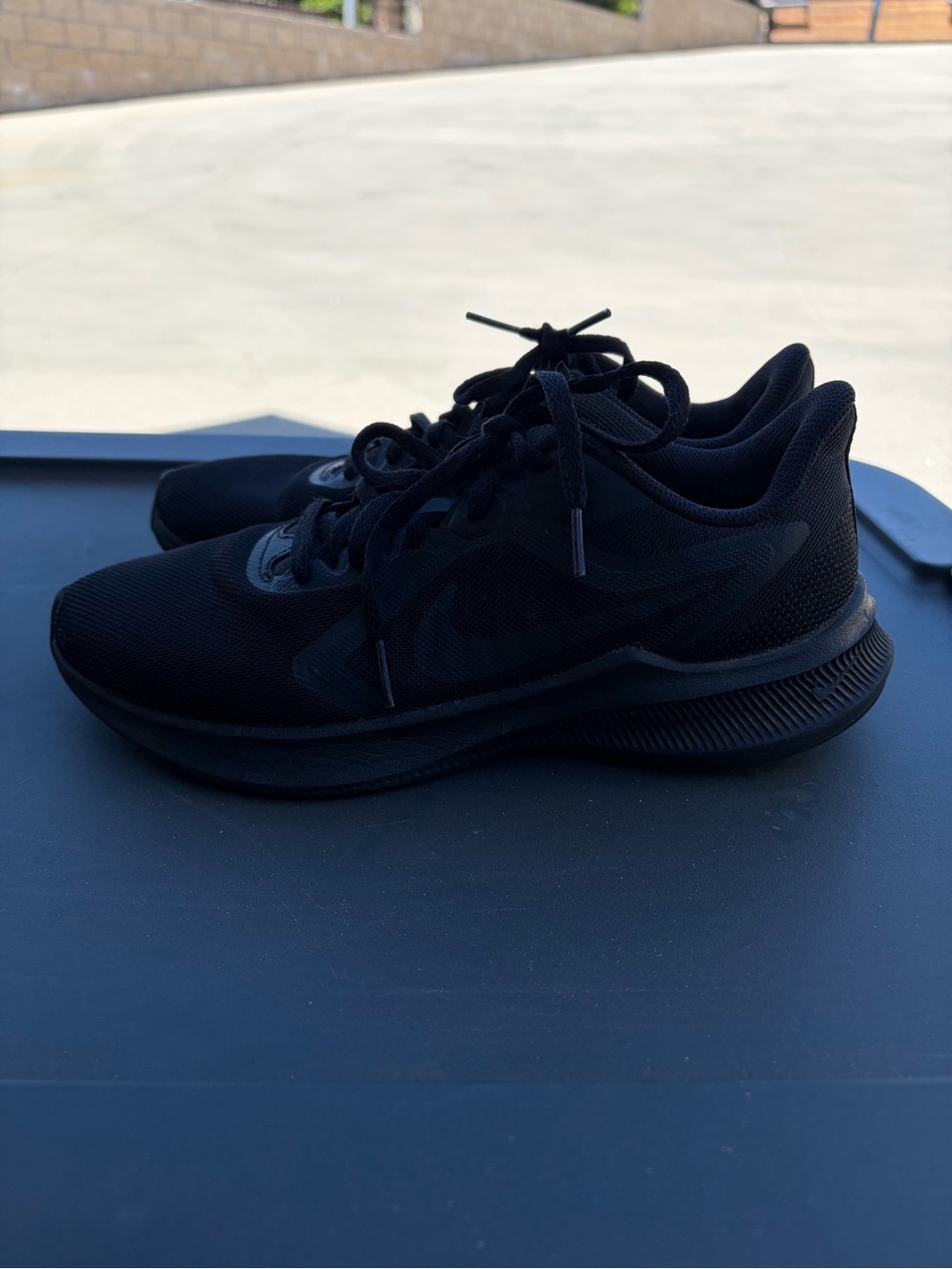 Nike Men's Black Low-Profile Athletic Trainers